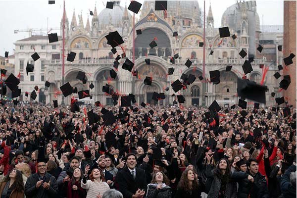 Un universitario su tre vorrebbe restare a vivere a Venezia (Corriere del Veneto)
